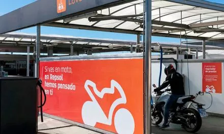 Japón revoluciona el lavado de motos con un soplador de aire ultrasónico